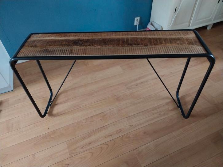 Industriële sidetafel net 1 jaar oud., Huis en Inrichting, Tafels | Sidetables, Zo goed als nieuw, 25 tot 50 cm, 100 tot 150 cm