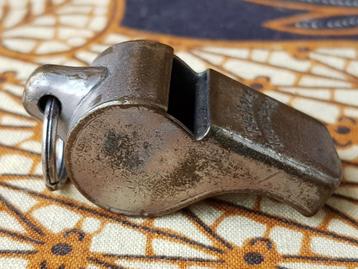Thunderer mooie oude The Acme seinfluit uit Engeland 4,5 cm. beschikbaar voor biedingen