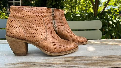 Omoda kittig enkellaarsje leer, Kleding | Dames, Schoenen, Gedragen, Zwart, Ophalen of Verzenden