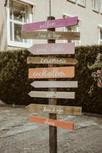 Wegwijzer pijlen / tekstbordjes voor bruiloft, Ophalen of Verzenden, Zo goed als nieuw