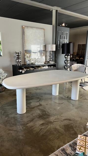 Richmond Bloomstone - eettafel beschikbaar voor biedingen
