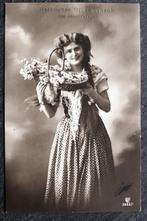Het lange haar van deze dame valt tot over haar rok, 1913, Gelopen, Overige thema's, Voor 1920, Verzenden