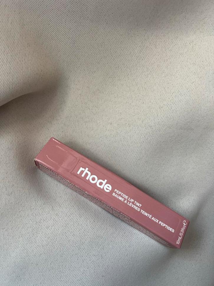 Rhode Peptide Lip Tint - TOAST, Sieraden, Tassen en Uiterlijk, Uiterlijk | Cosmetica en Make-up, Nieuw, Make-up, Lippen, Bruin