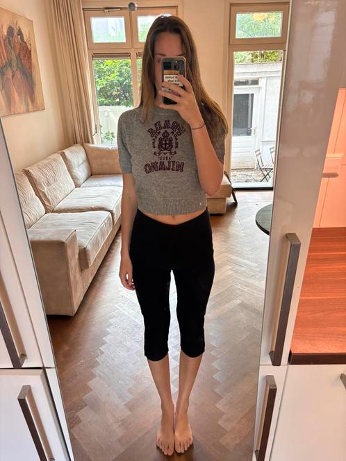 Prada Milano gebreide top met korte mouwen – Maat M, Kleding | Dames, Truien en Vesten, Nieuw, Maat 38/40 (M), Grijs, Ophalen of Verzenden