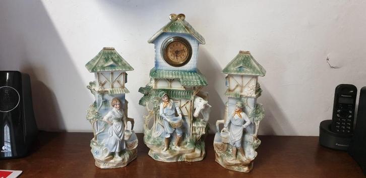 Porselein beelden klokkenstel 3 delig 35583, Antiek en Kunst, Antiek | Klokken, Ophalen of Verzenden