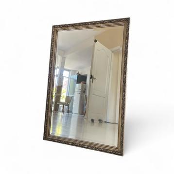 Spiegel facet geslepen met klassieke lijst beschikbaar voor biedingen