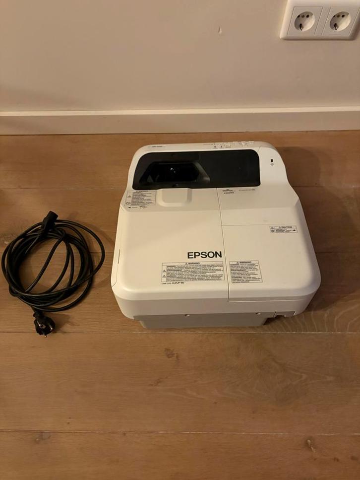 Epson EB-670 Beamer + Touchscreen Digibord, Audio, Tv en Foto, Beamers, Zo goed als nieuw, Overige technologieën, Overige resoluties
