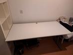Bureau wit met grijs metalen onderstel, Ophalen, Zo goed als nieuw