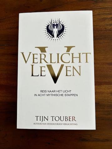 Verlicht leven  -  Tijn Touber beschikbaar voor biedingen