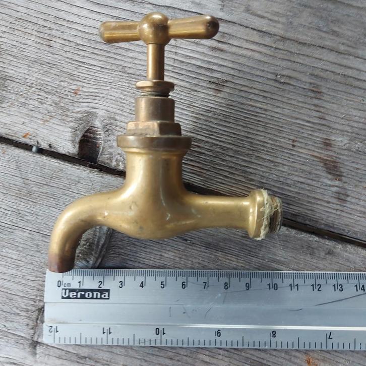 Oude Messing Kraan - Sierlijk Design, Doe-het-zelf en Verbouw, Sanitair, Gebruikt, Kraan, Koper, Ophalen of Verzenden