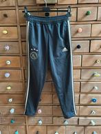 Ajax Amsterdam Adidas broek maat 140 GARAGESALE GOIRLE 7-9, Adidas, Jongen of Meisje, Zo goed als nieuw, Ophalen