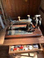 Antieke naaimachine, Antiek en Kunst, Ophalen of Verzenden