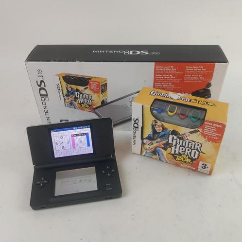 Nintendo DS lite Guitar Hero editie ALS NIEUW compleet, Spelcomputers en Games, Games | Nintendo DS, Zo goed als nieuw, Muziek