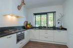 Luxe tweedehands keuken met hardstenen blad & inbouwapparatu, Huis en Inrichting, Ophalen, Gebruikt, Wit