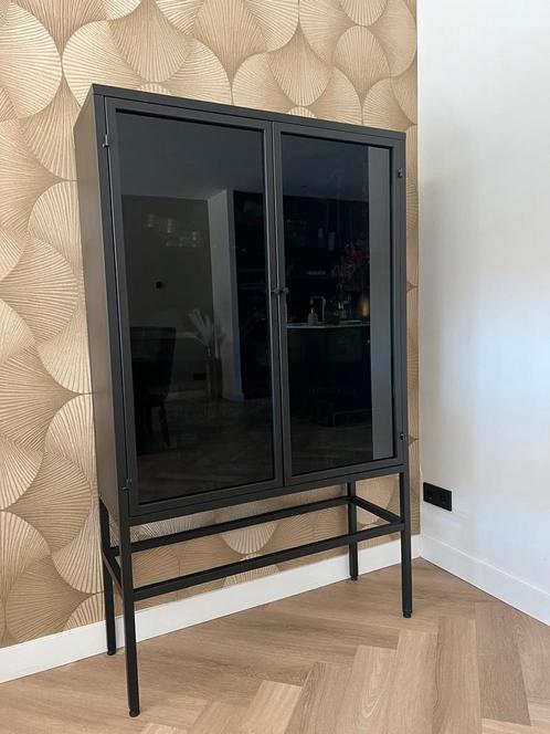 Stijlvolle zwarte vitrinekast / opbergkast – als nieuw!, Huis en Inrichting, Kasten | Vitrinekasten, Zo goed als nieuw, 25 tot 50 cm