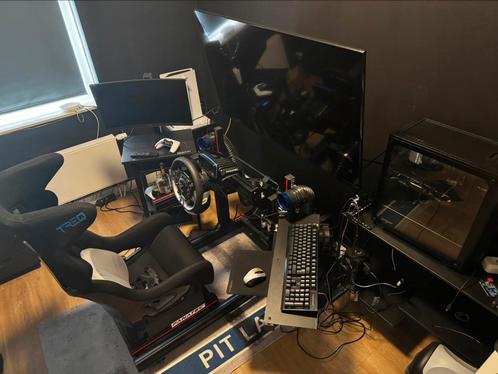Complete Fanatec Sim Rig – Incl. Pedalen, Sturen & PC, Computers en Software, Joysticks, Zo goed als nieuw, Ophalen