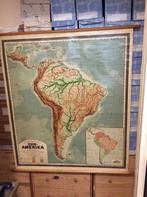 Vintage Schoolkaart Zuid Amerika. met opberghoes. 107x126 cm, Antiek en Kunst, Ophalen, Aardrijkskunde