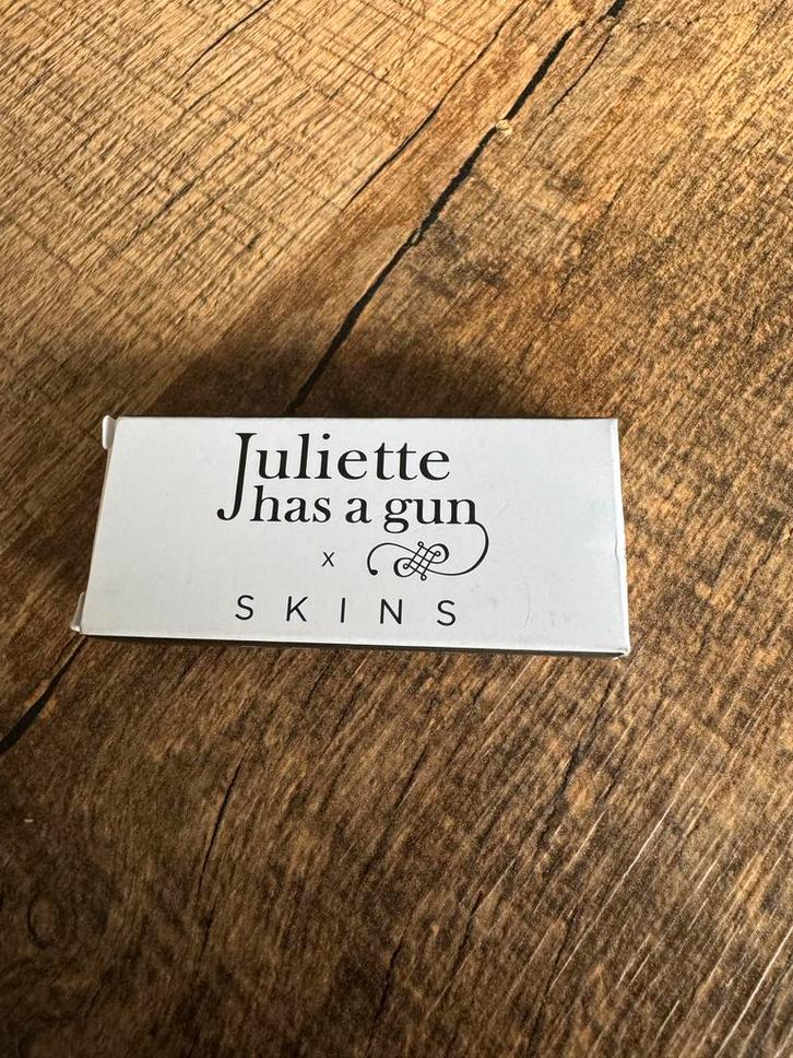 Juliette has a gun x SKINS Parfum Sample - Nieuw, Sieraden, Tassen en Uiterlijk, Uiterlijk | Parfum, Nieuw, Verzenden