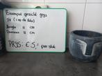 Bloempot gezicht grijs 2 stuks, Ophalen, Rond, Minder dan 25 cm
