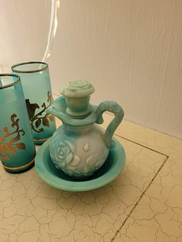 Vintage opaline glazen karafje met schaaltje van Avon, Antiek en Kunst, Curiosa en Brocante, Ophalen of Verzenden