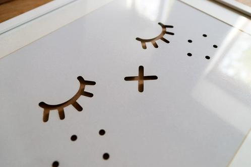 Noodoll Ricepuffy 52 x 42 cm in witte lijst, Kinderen en Baby's, Kinderkamer | Inrichting en Decoratie, Wanddecoratie, Ophalen