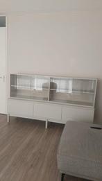 Vitrinekast met Glazen Deuren, mist grijs, Huis en Inrichting, 100 tot 150 cm, 150 tot 200 cm, Ophalen of Verzenden, 25 tot 50 cm