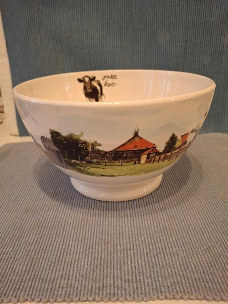 Rien Poortvliet - Lang leve de boerderij ! grote kom/ schaal, Huis en Inrichting, Keuken | Servies, Zo goed als nieuw, Schaal of Schalen
