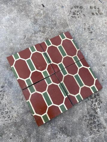 Antieke vloertegeltjes 20x20x2 beschikbaar voor biedingen
