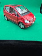 353 mercedes-benz A-klasse 1/18 maisto, Hobby en Vrije tijd, Modelauto's | 1:18, Ophalen of Verzenden, Zo goed als nieuw, Revell