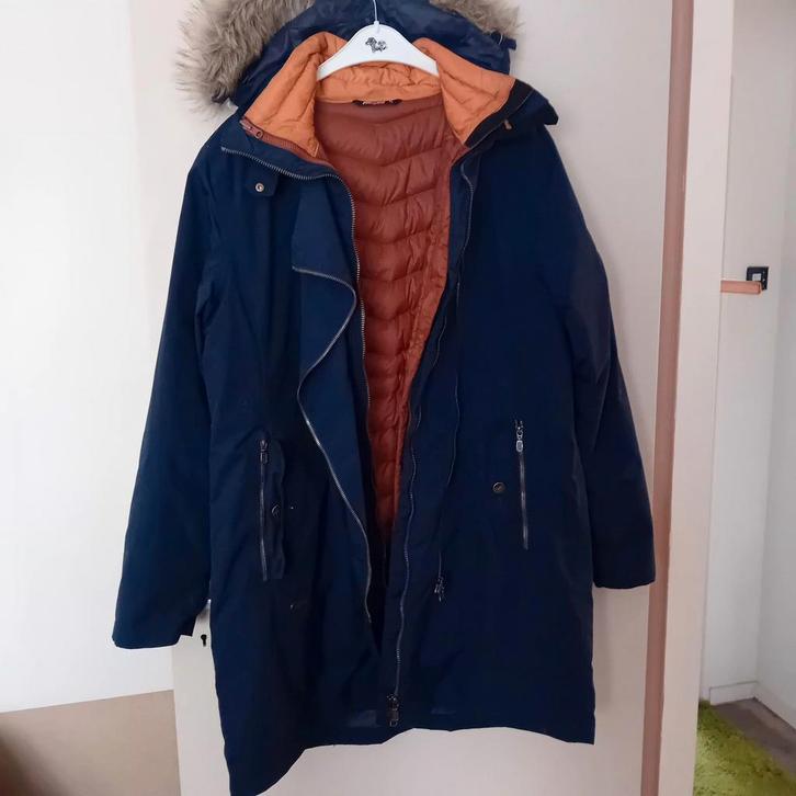 Bergans wind en waterdichte dames jas, Kleding | Dames, Jassen | Winter, Zo goed als nieuw, Maat 42/44 (L), Blauw, Ophalen of Verzenden