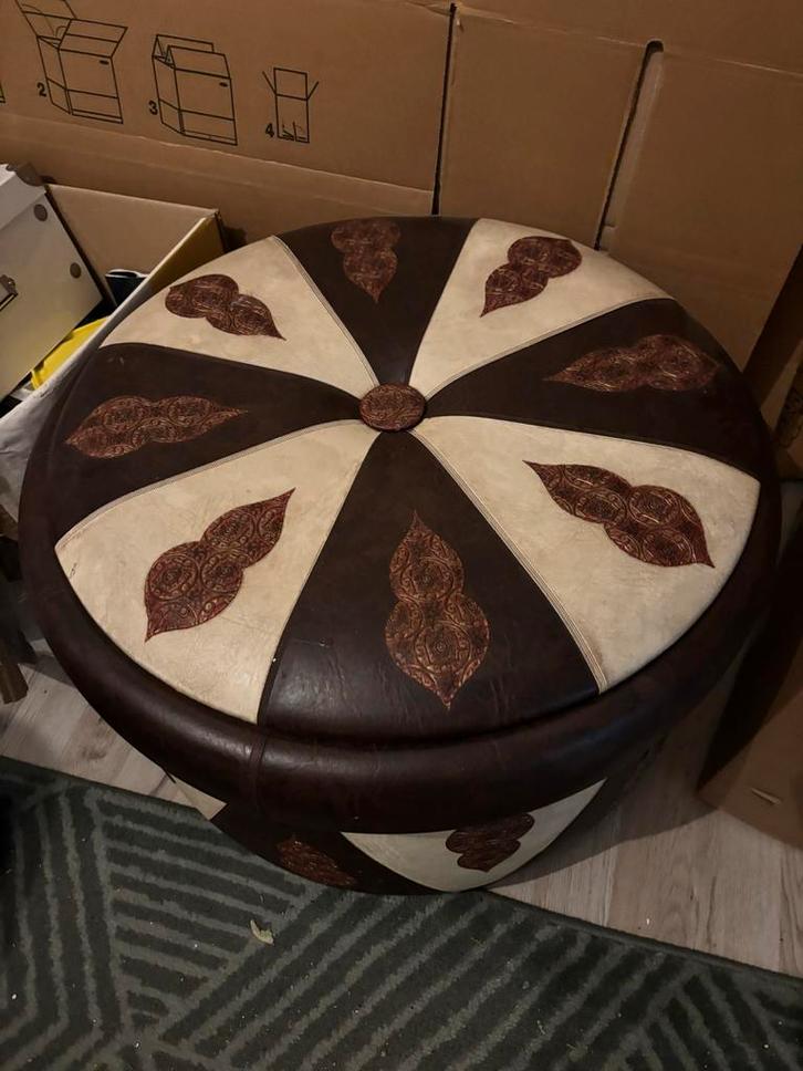 Lederen Poef met Opbergvak, Huis en Inrichting, Woonaccessoires | Schalen en Manden, Gebruikt, Mand, Rond, Overige materialen