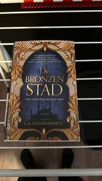 S.A. Chakraborty - De bronzen stad, Boeken, Fantasy, Ophalen of Verzenden, Zo goed als nieuw, S.A. Chakraborty