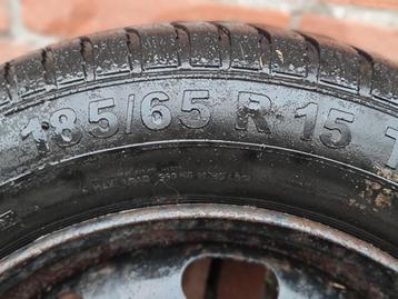 4 winterbanden TYFOON 185/65/15 beschikbaar voor biedingen