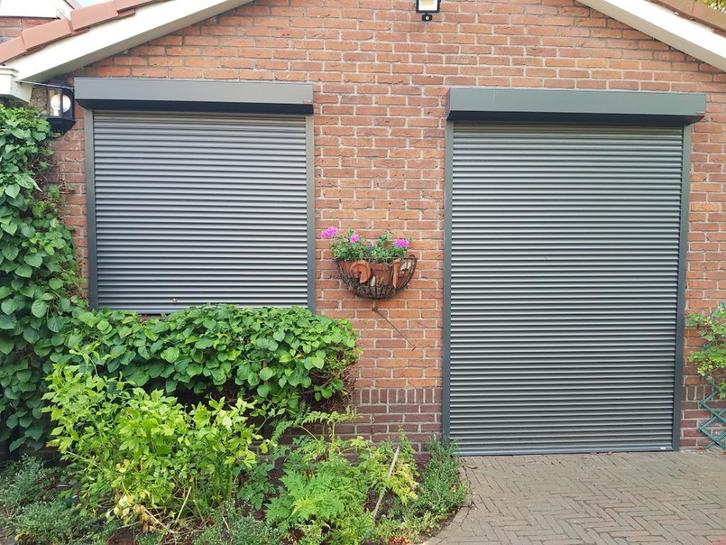 2 Vitrona rolluiken zgan, Doe-het-zelf en Verbouw, Rolluiken, Zo goed als nieuw, 200 cm of meer, 150 tot 200 cm, Bruin, Elektrische bediening