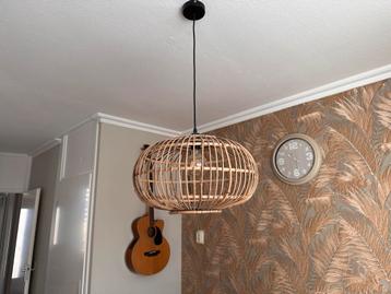 Rotan hanglamp – stijlvolle eyecatcher beschikbaar voor biedingen