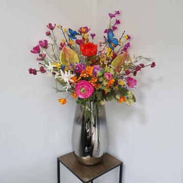 Bloemen vaas beschikbaar voor biedingen