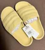 EU 42 - Adidas Adilette 22 slides ‘Desert Sand’, Slippers, Overige kleuren, Verzenden, Nieuw