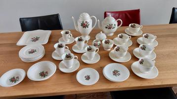Wedgewood servies Moss Rose beschikbaar voor biedingen