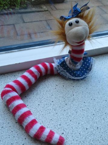 Regenworm worm pier Wilma of Willi merk Sl.Geschenke beschikbaar voor biedingen