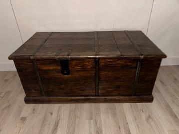 Antieke houten kist / wijnkist met vakverdeling beschikbaar voor biedingen
