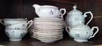 Compleet Theeservies met Blauw Bloemmotief, Ophalen