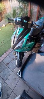 Peugeot jetforce 50cc moet nagekeken worden, Fietsen en Brommers, Scooters | Peugeot, Ophalen of Verzenden, Gebruikt, Tweetakt