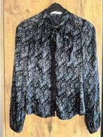 By Groth blouse maat 36 zijde blauw/grijs zwart strik ruches, Kleding | Dames, Overige kleuren, Verzenden, Zo goed als nieuw, By Groth