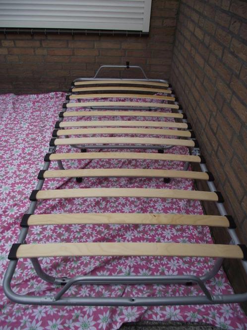 byna gratis als nieuw opklapbed zonder matras luchtbed past, Huis en Inrichting, Slaapkamer | Bedden, Zo goed als nieuw, Eenpersoons