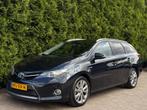 Toyota Auris Touring Sports 1.8 Hybrid Executive Camera Pano, Euro 5, Gebruikt, Zwart, Leder en Stof