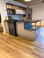 Showroom keuken nieuw, Ophalen, Enkelwandige keuken, Grijs, Graniet of Steen