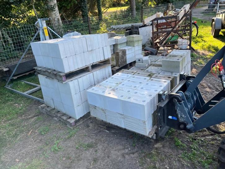 Kalkzandsteenblokken 150 breed ruim 300 stuks, Doe-het-zelf en Verbouw, Metselstenen, Nieuw, Kalkzandstenen, Ophalen