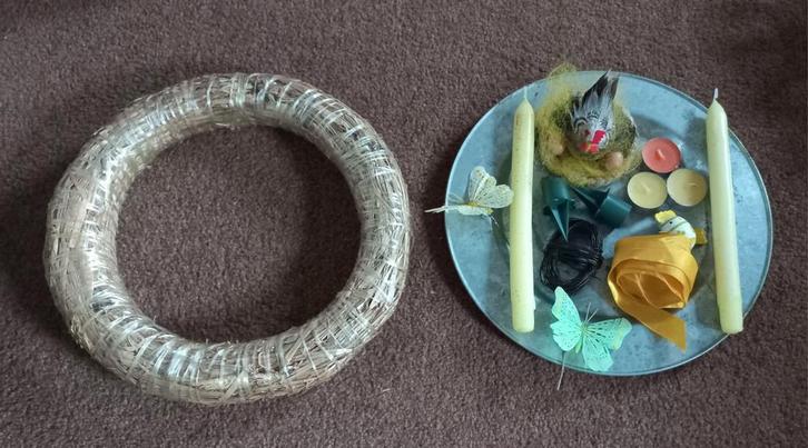 Paas krans van stro + schaal en versieringen, Diversen, Pasen, Gebruikt, Ophalen of Verzenden