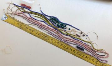 Tiny trade beads mini handelskralen beschikbaar voor biedingen