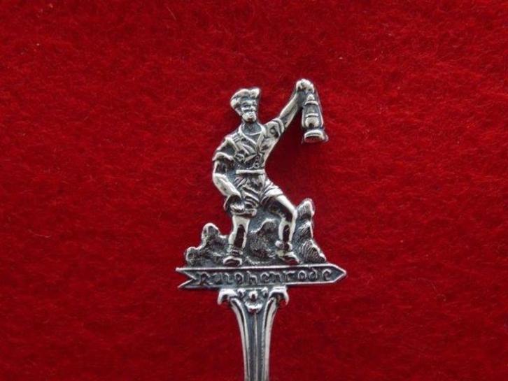 Lepeltje: Lochem Ruighenrode suikerlepel, Antiek en Kunst, Antiek | Bestek, Verzenden